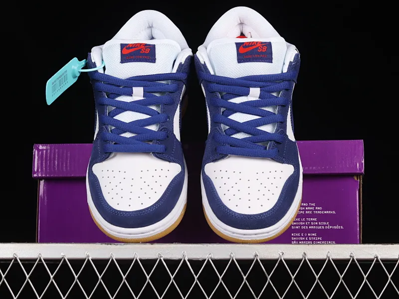 All Categories Nk SB Dunk Series Nk SB Dunk Low Low-top Sneakers F Version Nk SB Dunk Low White and Blue Los Angeles Dodgers SB Smashing Backboard Fashion Casual Sneakers DO9395-400